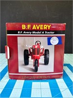 B.F. Avery replica tractor limited ed SpecCast