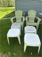 2 Plastic Lawn Chairs & 4 Plastic Tables