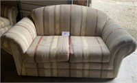 LOVE SEAT - MATCHES COUCH IN LOT 1