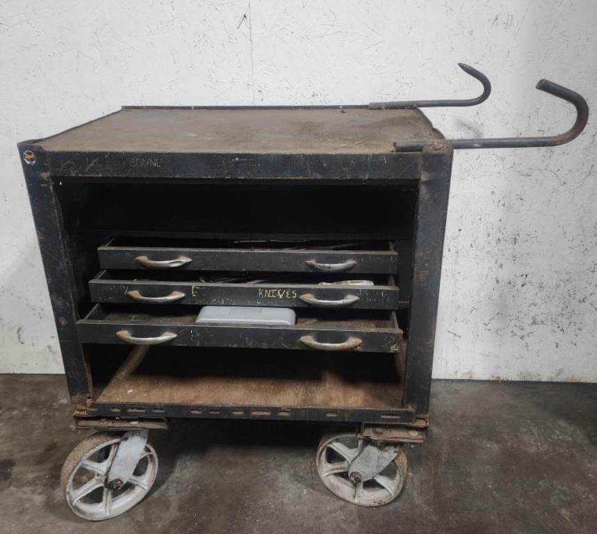 Tool Cart, Rolls Nicely on Large Casters, 19" x