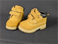 (1) Sz 5 Boot Leather Shoes- Boy