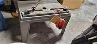 Router table not tested as is 18"L 12"w 13"h