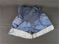 (1) M size Indigo Blue Maternity Blue Denim Shorts