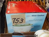 SLOW COOKER, NEW IN THE BOX