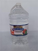 Distilled white vinegar 1 gallon jug BB: 9/2026
