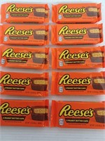 10 full size Reese's Peanut Butter Cups BB: 8/24