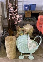 (H) Vintage Baskets,Plant Holders, and Magazine