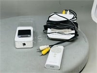 Apple 16 GB iPod Nano w/ Belkin docking station