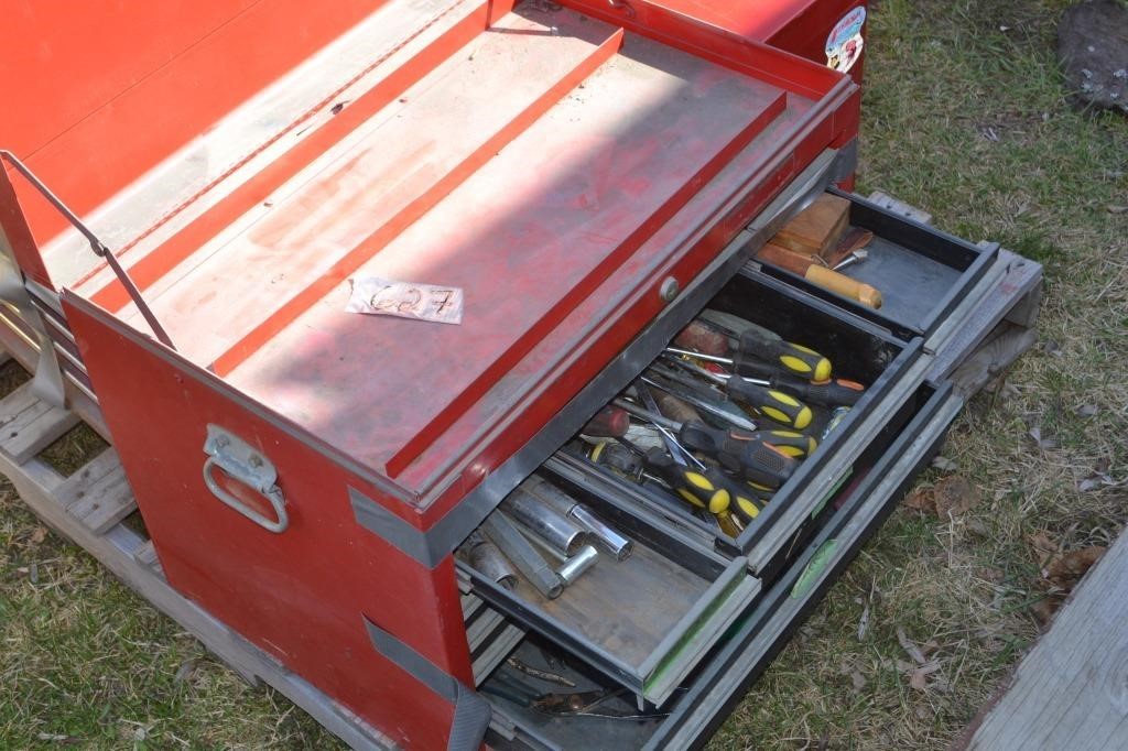 8 Drawer Metal Tool box full of tools