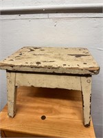 Cute Vintage Farmhouse Wooden Stepping Stool