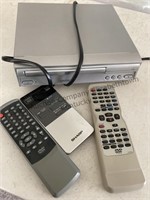 Dvd/ vhs player DVD player, three remotes unknown