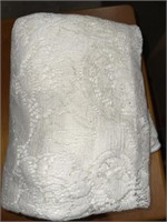 WHITE TABLE CLOTH
