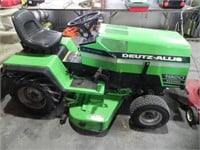 Deutz-Allis Lawn Tractor w/Front Blade & Rear