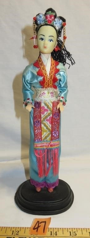 Vintage Chinese Geisha Doll
