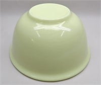 McKee Custard Glass Mixing Bowl: 9" x 4 1/2"