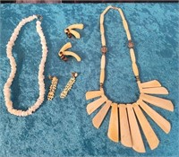 11 - LOT OF COSTUME JEWELRY (A161)