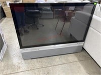 FLAT SCREEN TV, WITH REMOTE, WORKS THIS UNIT OUT