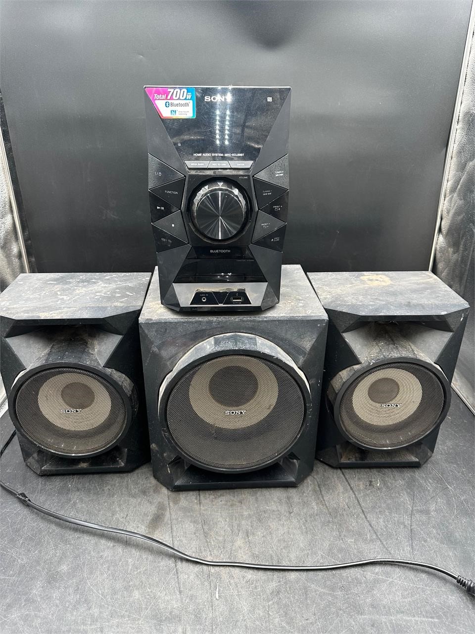 Bluetooth Sony Stereo System w/Speakers- Works