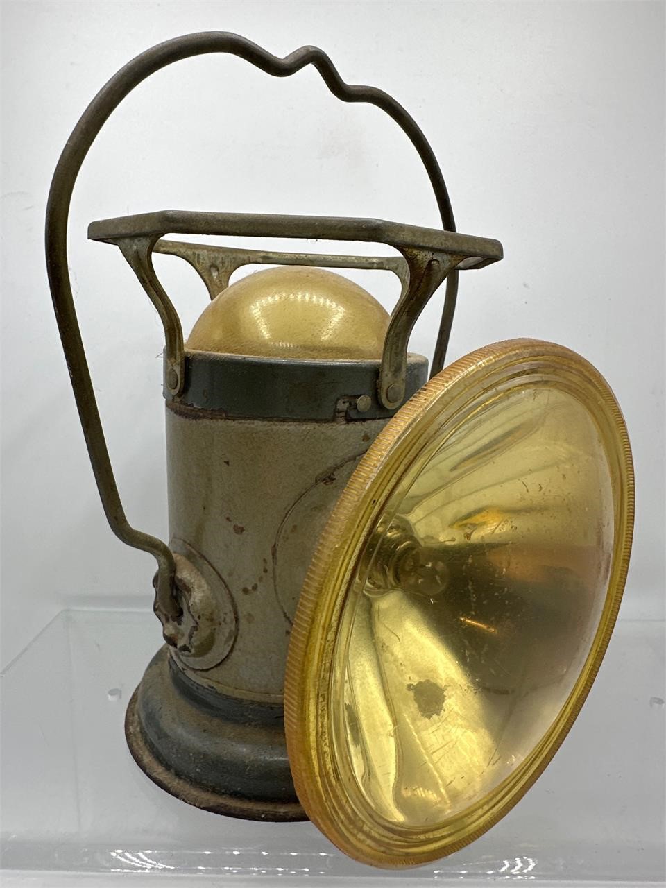 Delta powerlite railroad lantern