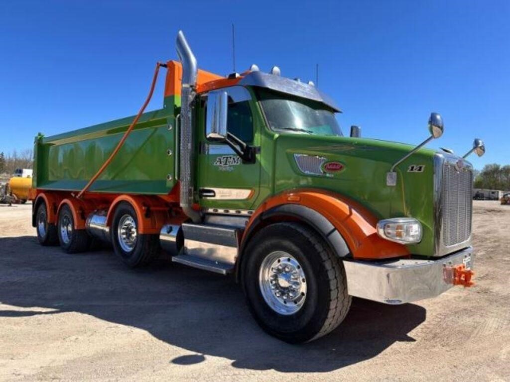 2015 Peterbilt 567 Tri/A Dump Truck 1NPCXPEX8FD290