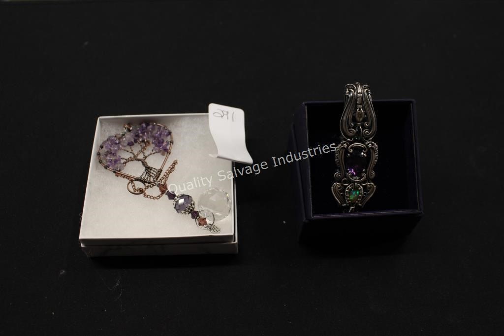 necklace & pendant (display)