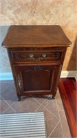 End table/ Cabinet