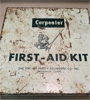 Vintage metal first aid kit box 10“ x 10“ x 3“