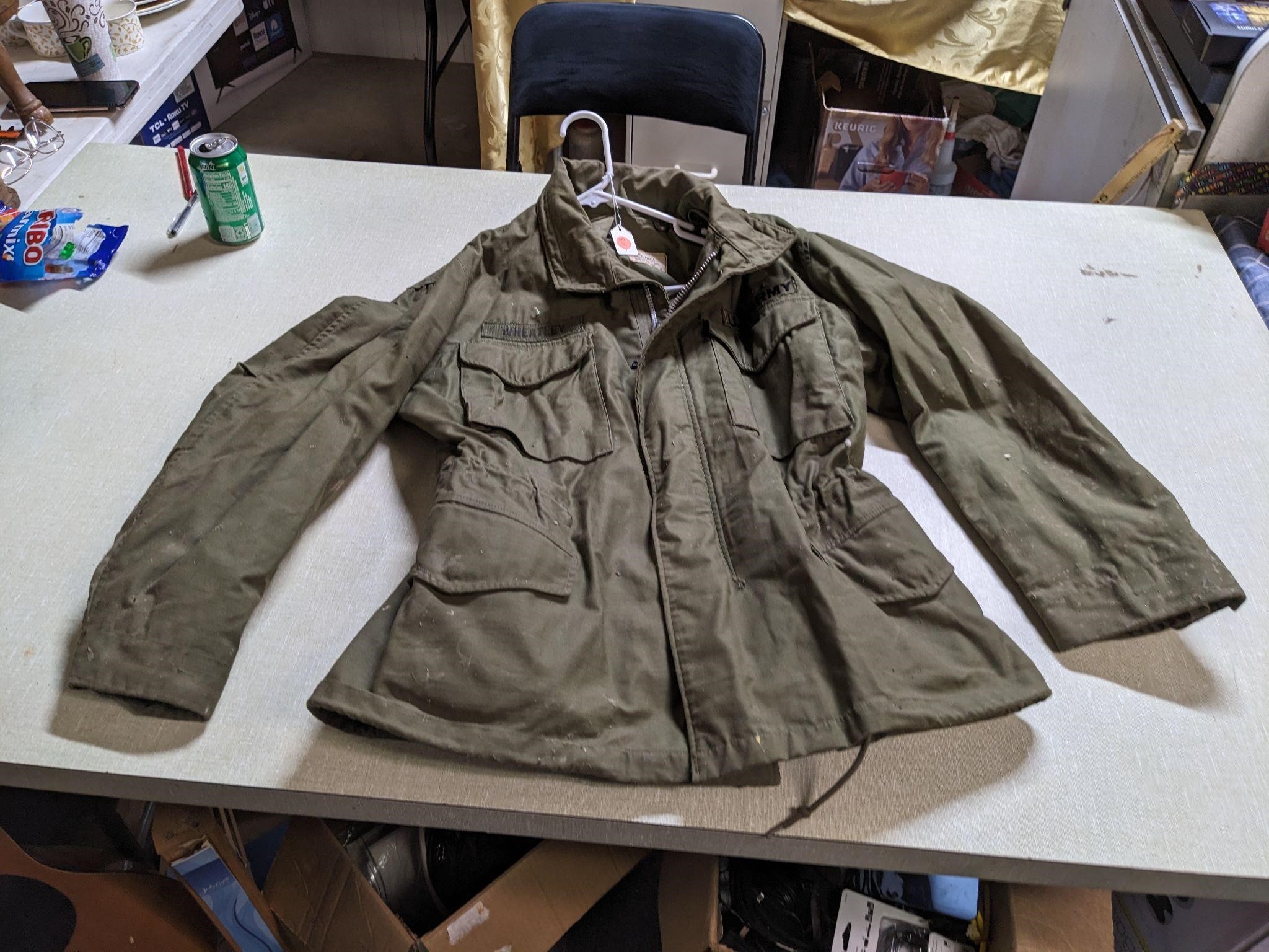 VTG US Army-Issued Jacket Short-Small