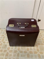 TOTE WITH CAROUSEL SLIDE PROJECTOR