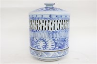 Late QingChinese Blue and White Porcelain Oil Lamp