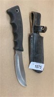 Coleman hunting knife with sheath