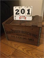 Anheiser-Busch wood box w/lid