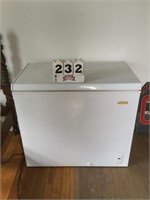 Holiday chest freezer, 7 cf, 37"X20"X33"