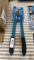 Ideal 16" long-arm cable cutter-250 mcm