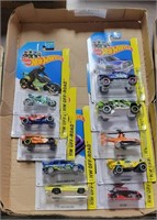 NEW IN PKG   10  HOT WHEELS OFF-ROAD VEHICLES