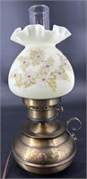 Fenton Hp Daisies On Custard Lamp By Colleen