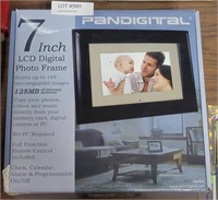 7" LCD DIGITAL PHOTO FRAME