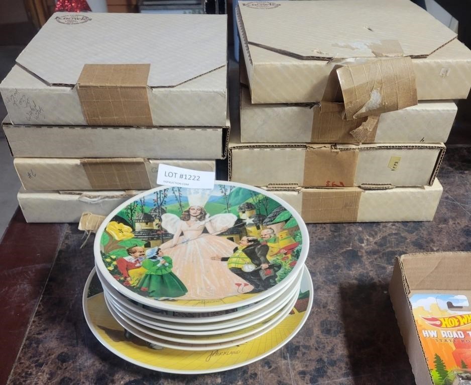 8 KNOWLES THE WIZARD OF OZ COLLECTOR PLATES