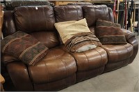 COUCH WITH TWO POWER RECLINERS