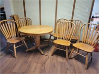 Table with 6 Chairs & Leaves