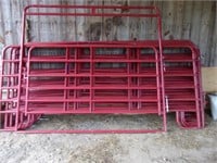 10 RED 12FT PANELS AND 1  4FT WALKTHROUGH GATE