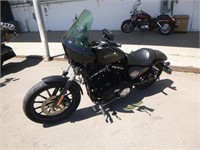 2014 Harley-Davidson XL883N Motorcycle