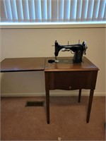 Dressmaster Rotery Sewing Machine