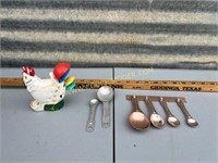 Cute lot of vintage measuring spoons