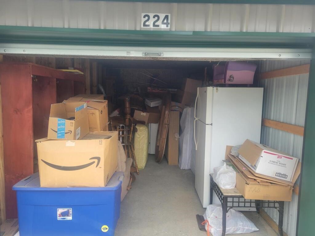 NW Michigan Benzie County Storage Unit Auction (Honor, MI)
