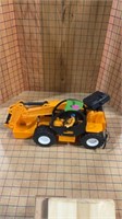 Battery powered excavator toy