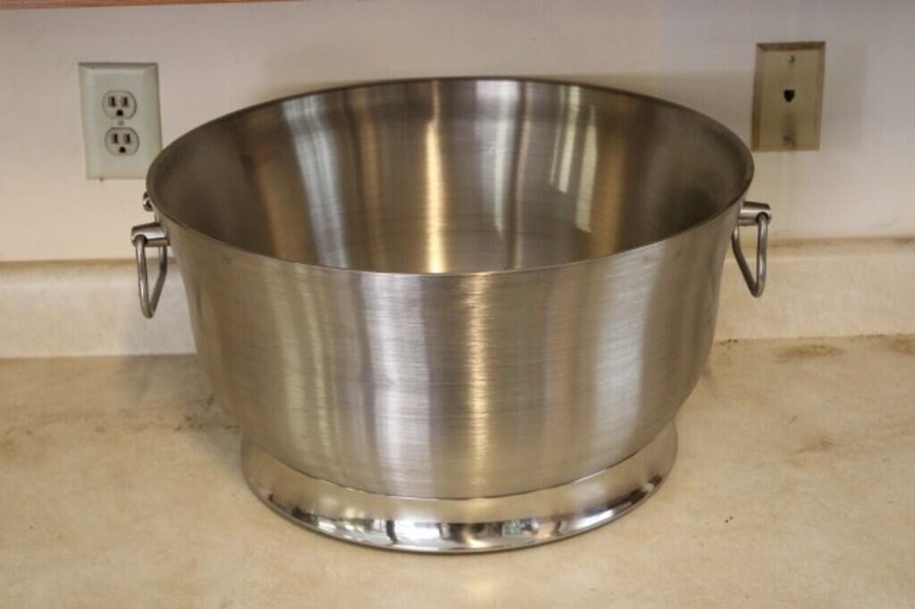 Large Stainless Steel Beverage Tub