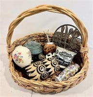 Basket Lot with Mate Calabaza & Misc Decor