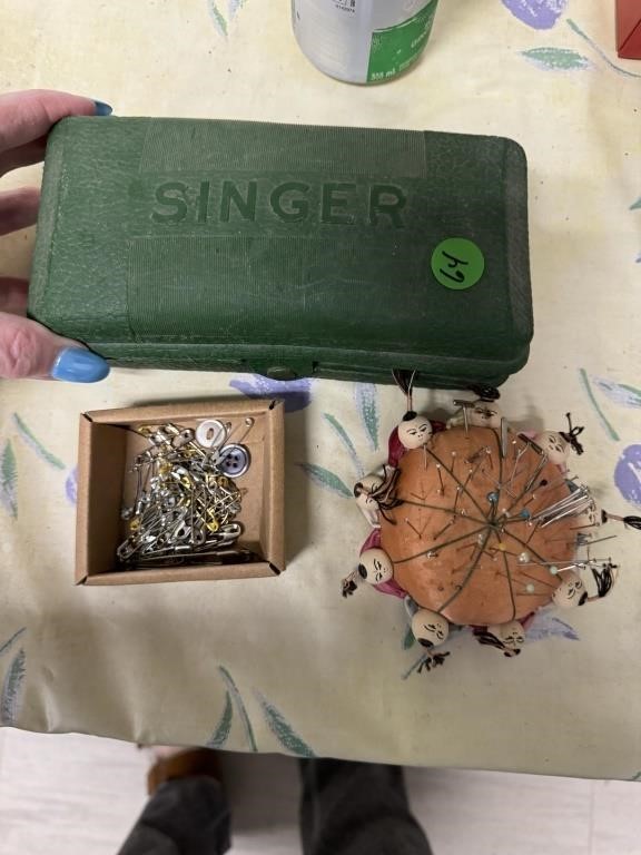 SINGER SEWING ACCESSORIES