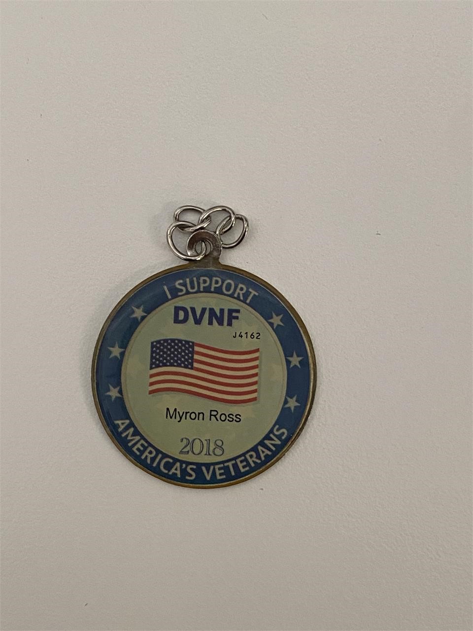I Support America's Veterans pin